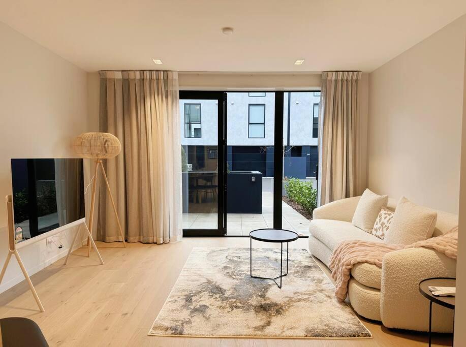 Black-Luxe Living In The Heart Of City Lägenhet Christchurch Exteriör bild